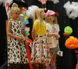 Cloverbuds having fun at Fashion Revue
